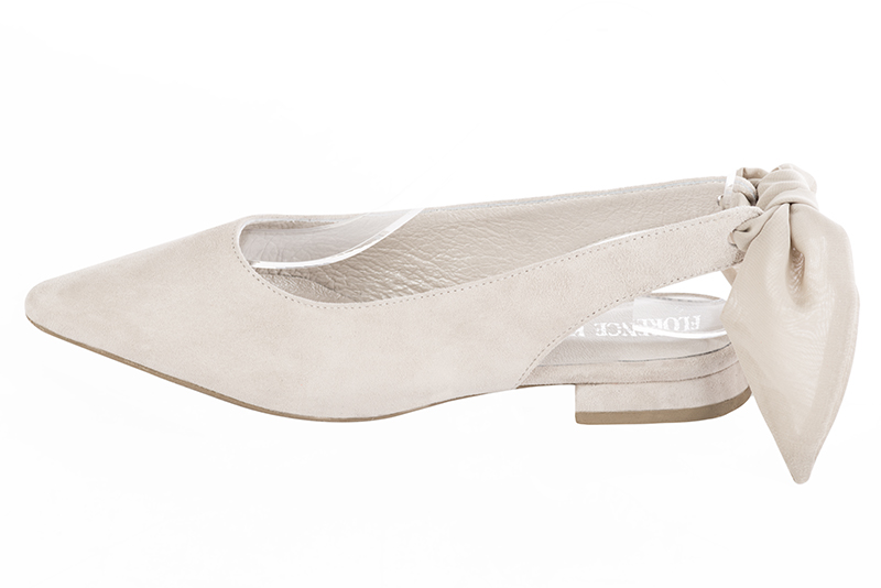 Off white women's slingback shoes. Pointed toe. Flat block heels. Profile view - Florence KOOIJMAN